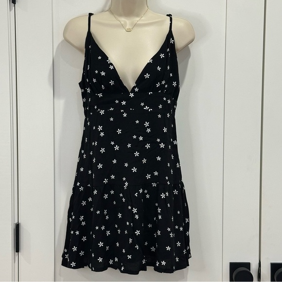 NWT PacSun Floral Mini Dress Medium Black Summer Babydoll Sundress Coquette - Picture 2 of 10